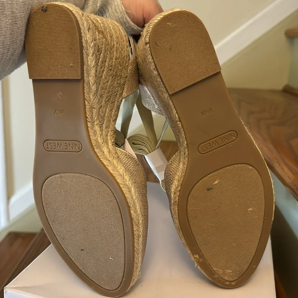 NIB FRIEND 2.0 ANKLE WRAP ESPADRILLE WEDGE SANDALS Gold Metalic size 9.5